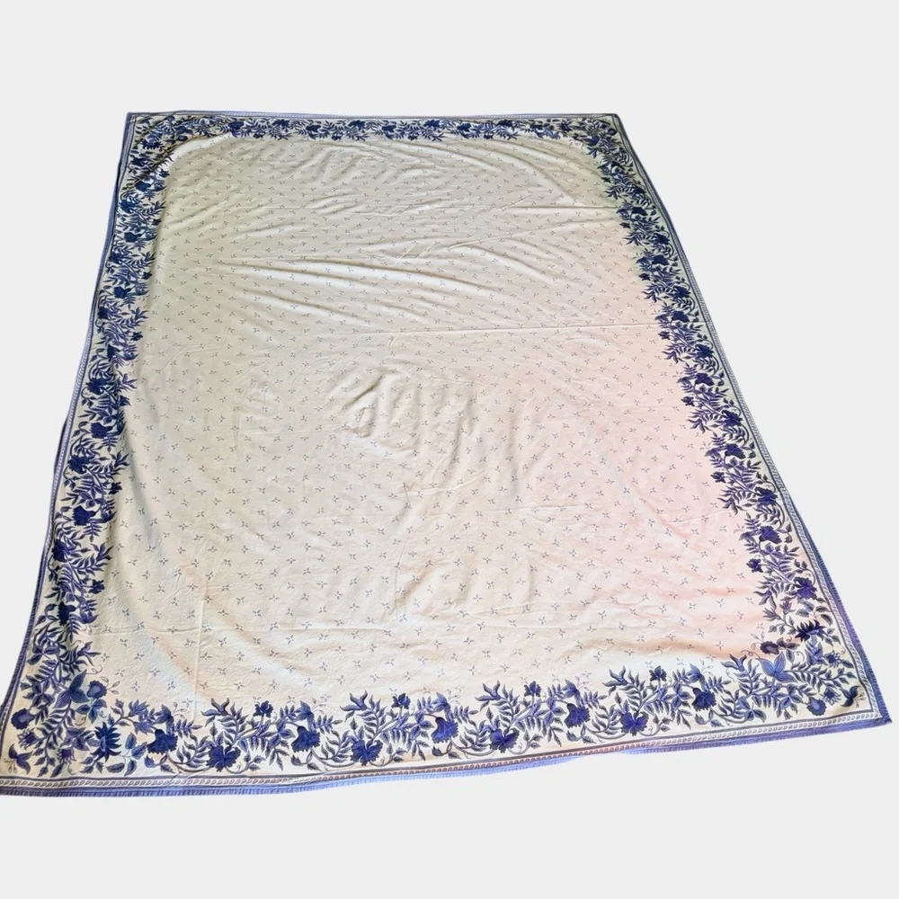 Williams Sonoma Blue Provence Tablecloth 58x80" & 12 Matching Napkins Set - Picture 3 of 9